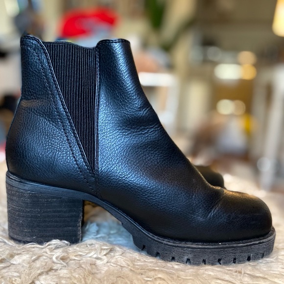 Womens black bootie. Size 7.5 - Picture 1 of 5